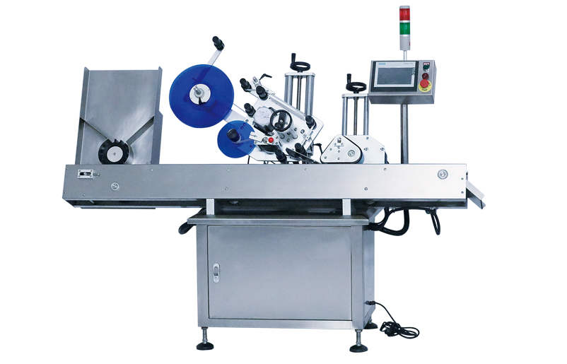 Horizontal self-adhesive labeling machine